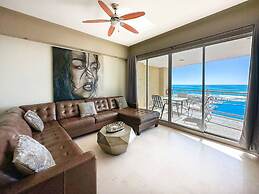 Renovated Beachfront Condo With Private Beach