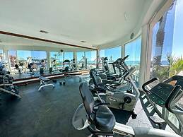 Renovated Beachfront Condo With Private Beach