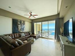 Renovated Beachfront Condo With Private Beach