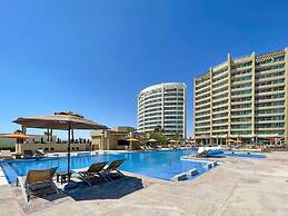 Renovated Beachfront Condo With Private Beach