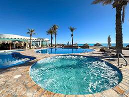 Renovated Beachfront Condo With Private Beach