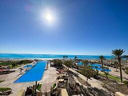 Renovated Beachfront Condo With Private Beach