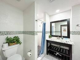 Family Friendly Condo With Oceanfront Views