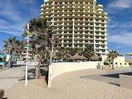 Family Friendly Condo With Oceanfront Views