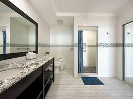Family Friendly Condo With Oceanfront Views