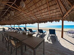 Gorgeous Beachfront Gem With Water Slides