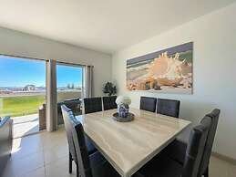 Modern Ocean View Condo With Pools Gym