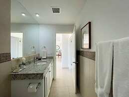 Modern Ocean View Condo With Pools Gym