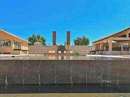 Modern Ocean View Condo With Pools Gym