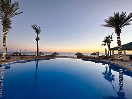 Hidden Gem Condo With Pools Private Beach
