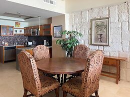 Hidden Gem Condo With Pools Private Beach