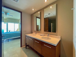 Hidden Gem Condo With Pools Private Beach