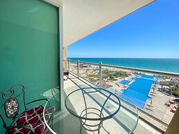 Hidden Gem Condo With Pools Private Beach