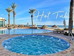 Stylish Condo With Serene Beach Infinity Pool