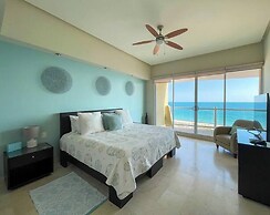 Stylish Condo With Serene Beach Infinity Pool
