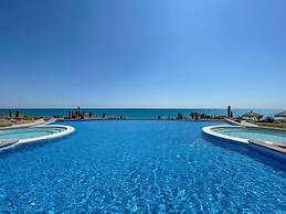 Oceanfront Gem With Pools Private Beach