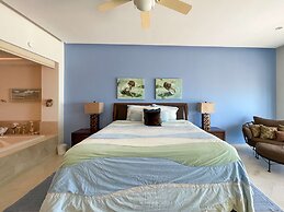 Beachfront Condo With Pools Beach Access