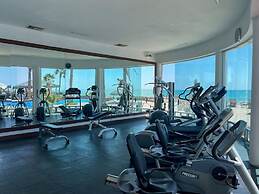 Beachfront Condo With Pools Beach Access