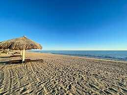 Oceanfront Condo With Astonishing View Private