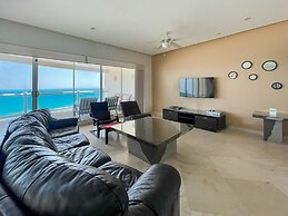 Oceanfront Condo With Astonishing View Private