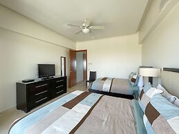 Oceanfront Condo With Astonishing View Private
