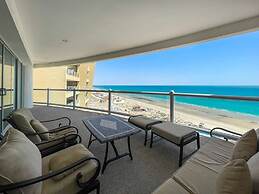 Oceanfront Condo With Astonishing View Private