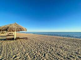 Oceanfront Condo With Astonishing View Private