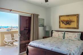 Peaceful Condo With Ocean View
