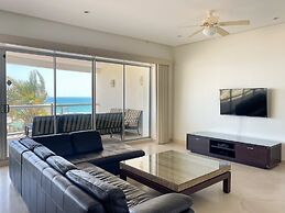 Oceanfront Condo With Astonishing View