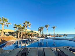 Oceanfront Condo With Astonishing View