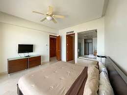 Oceanfront Condo With Astonishing View