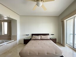 Oceanfront Condo With Astonishing View
