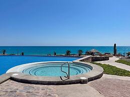 Oceanfront Condo With Astonishing View