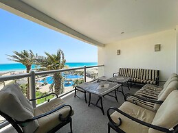 Oceanfront Condo With Astonishing View