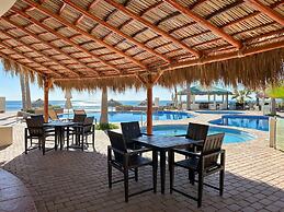 Oceanfront Condo With Astonishing View