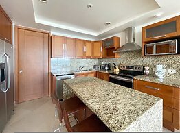 Oceanfront Condo With Astonishing View