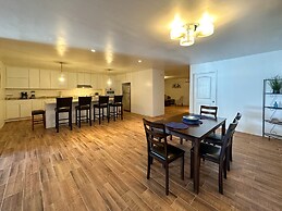 Spacious 3BR House Near Iconic Sandy Beach