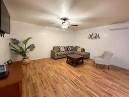 Spacious 3BR House Near Iconic Sandy Beach