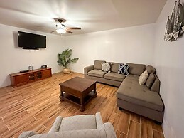 Spacious 3BR House Near Iconic Sandy Beach