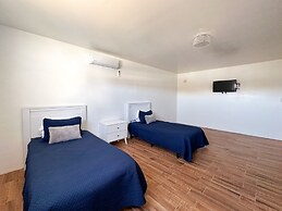 Spacious 3BR House Near Iconic Sandy Beach