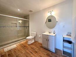 Spacious 3BR House Near Iconic Sandy Beach