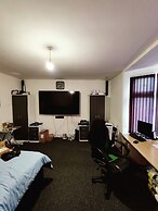 Birmingham - Apartment - Sleeps 3 - Great Location