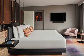 W Edinburgh