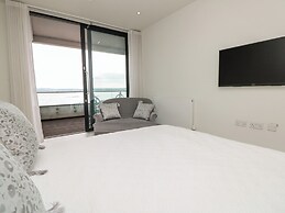 Apartment 20 Summer Place