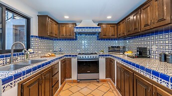 Centro 2BR Home with Rooftop Terrace
