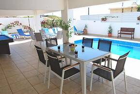 Villa Serena in Pomos