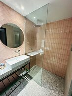 hotel shoshana