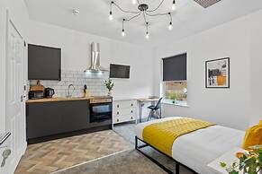 En-suite Room With Separate Kitchen in Nottingham