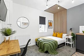 En-suite Room With Separate Kitchen in Nottingham