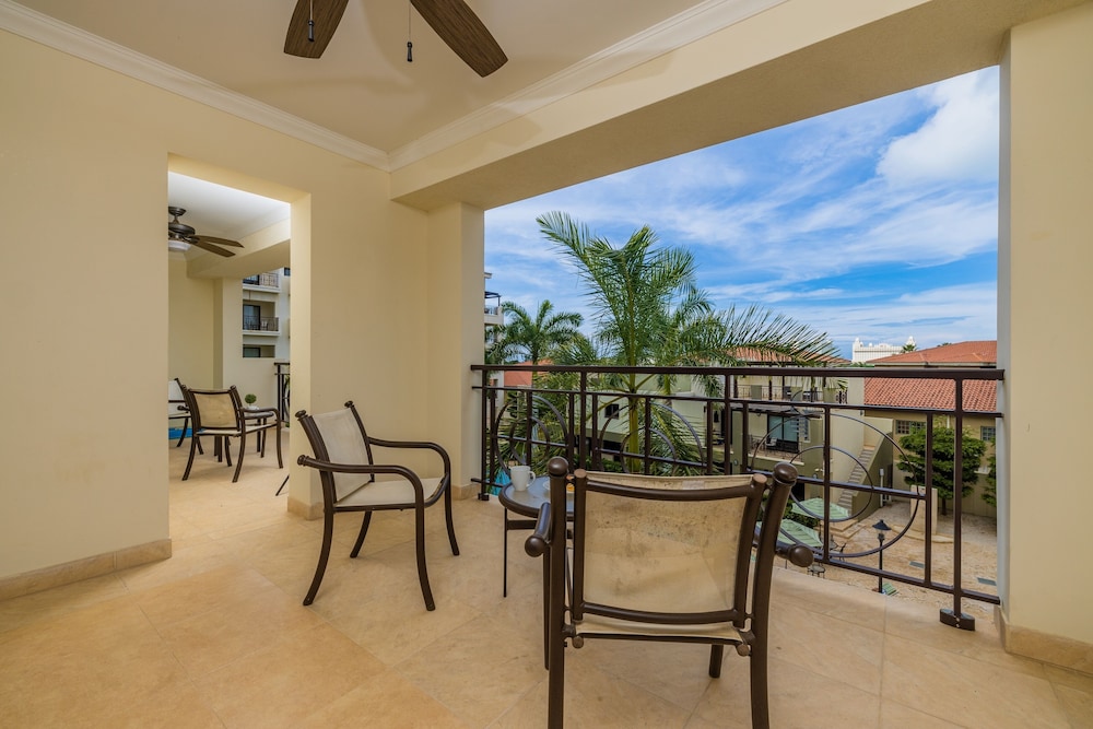 Palm Aruba Condos